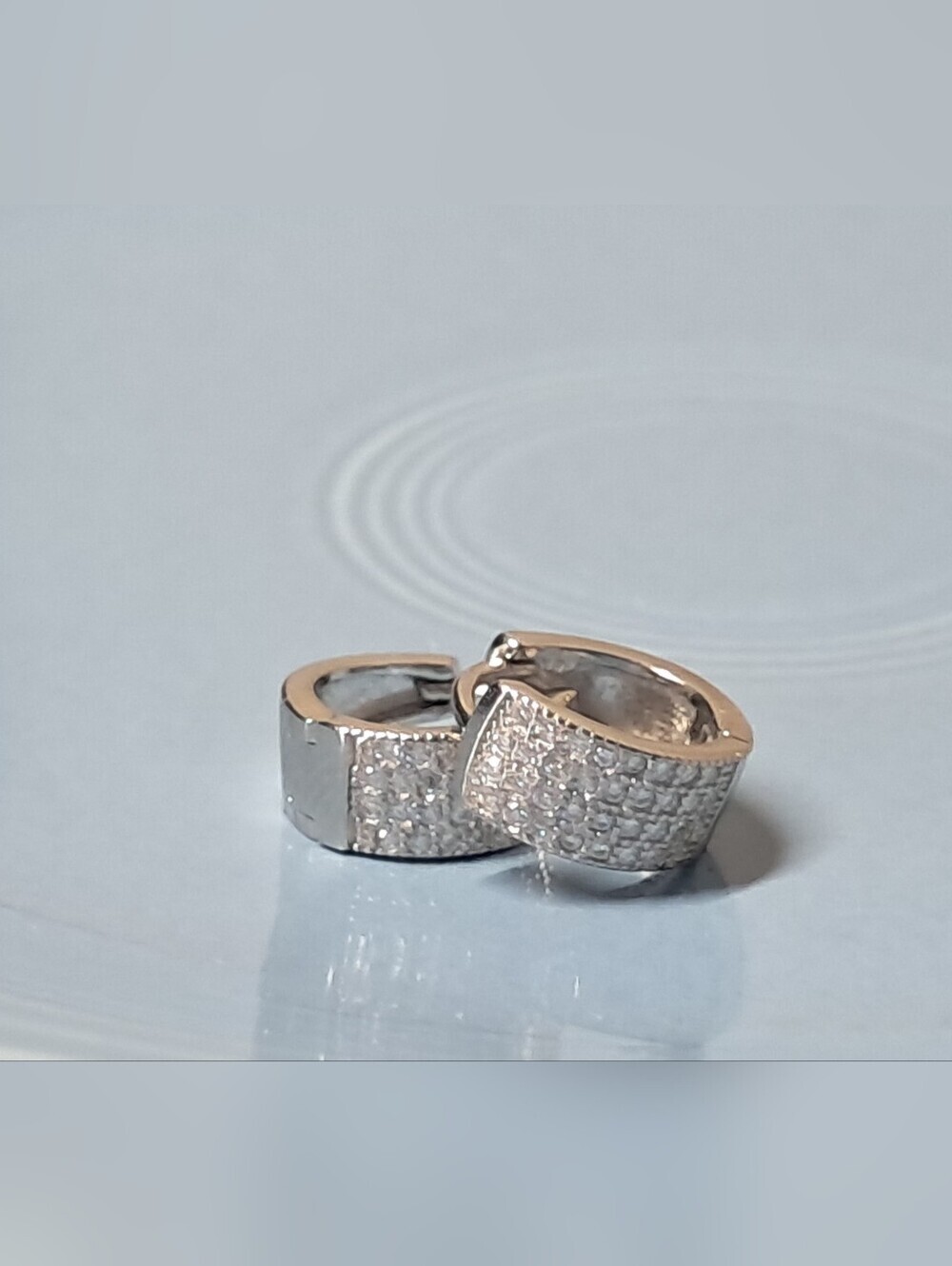 0.43 Ctw Round VVS1 D-Color Moissanite Pavé Huggie Hoop Earrings (925 Sterling)